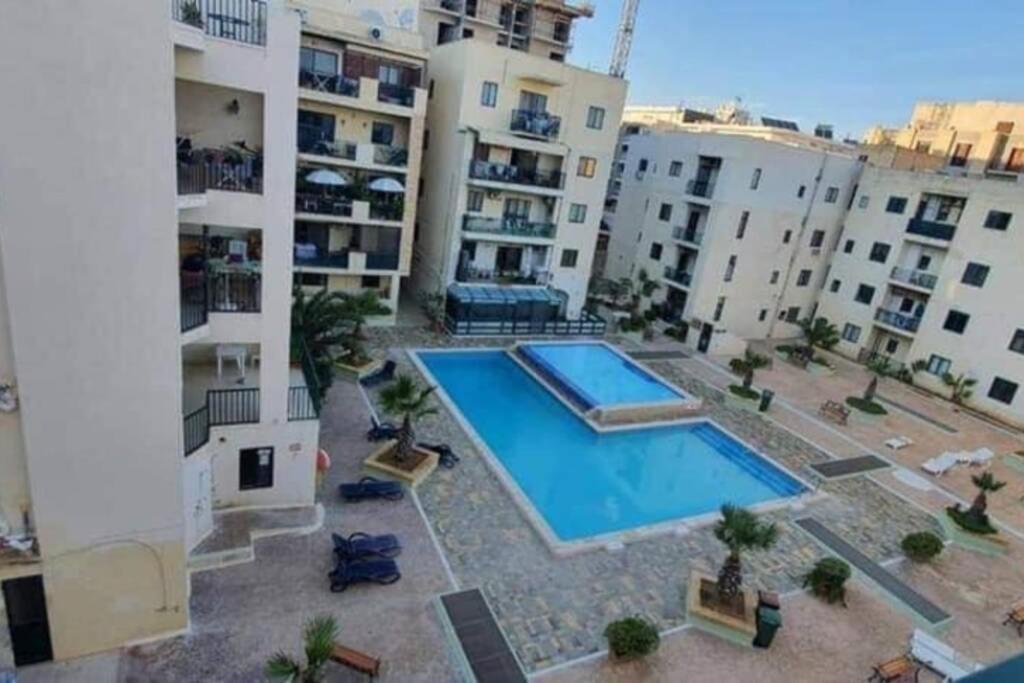 Deluxe Apartment With Pool In The Heart Of St Pauls Bay セント・ポールズ・ベイ エクステリア 写真
