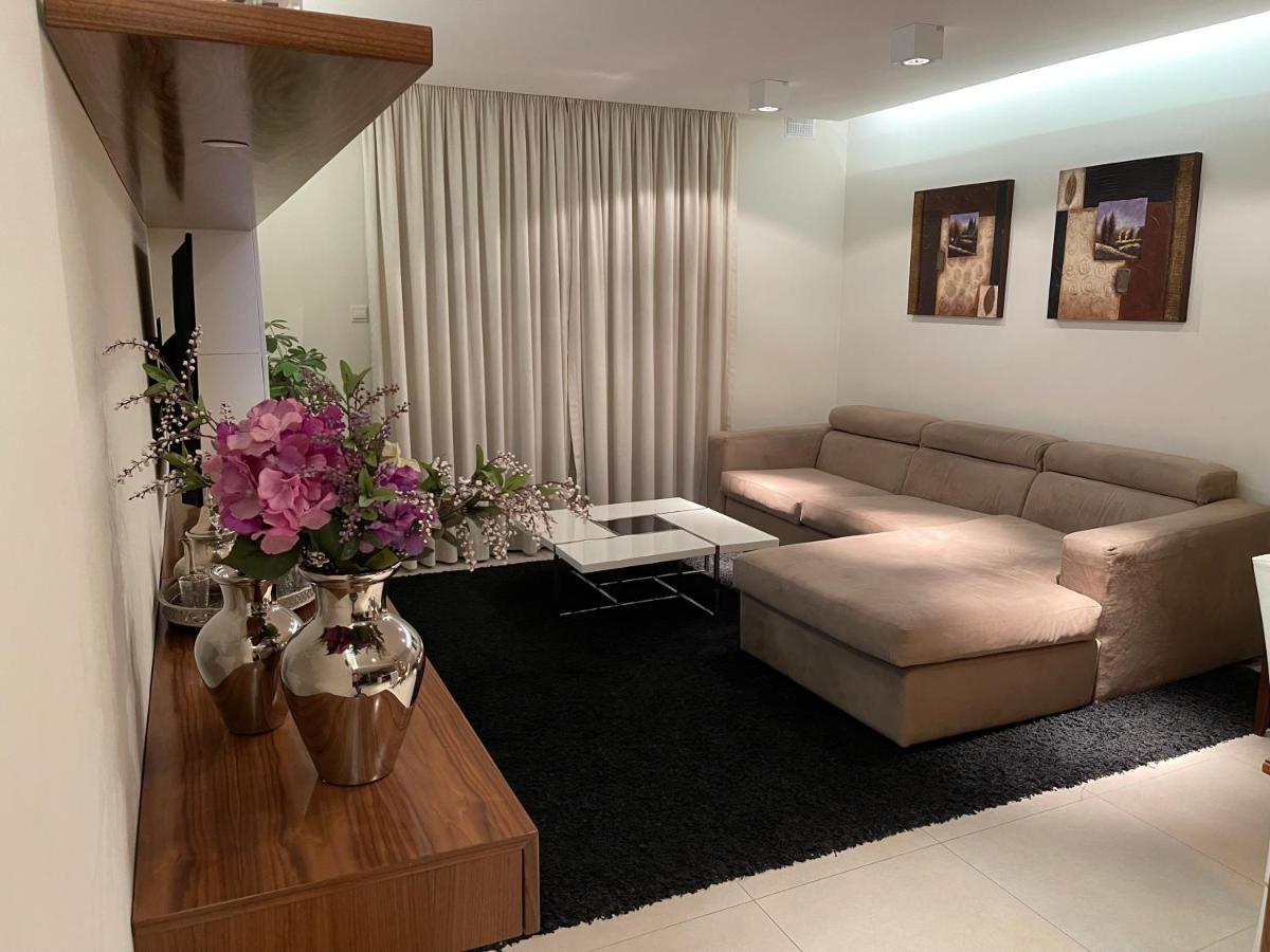 Deluxe Apartment With Pool In The Heart Of St Pauls Bay セント・ポールズ・ベイ エクステリア 写真