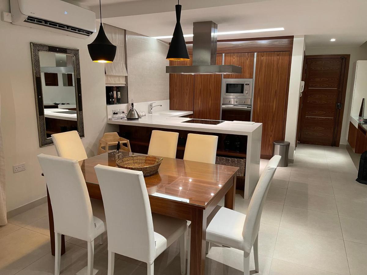 Deluxe Apartment With Pool In The Heart Of St Pauls Bay セント・ポールズ・ベイ エクステリア 写真