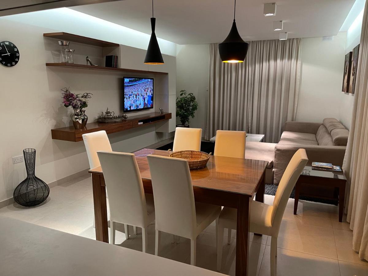 Deluxe Apartment With Pool In The Heart Of St Pauls Bay セント・ポールズ・ベイ エクステリア 写真
