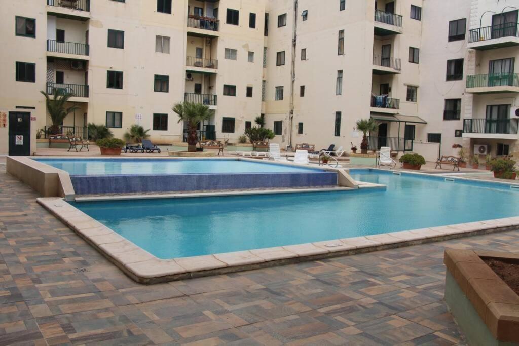 Deluxe Apartment With Pool In The Heart Of St Pauls Bay セント・ポールズ・ベイ エクステリア 写真