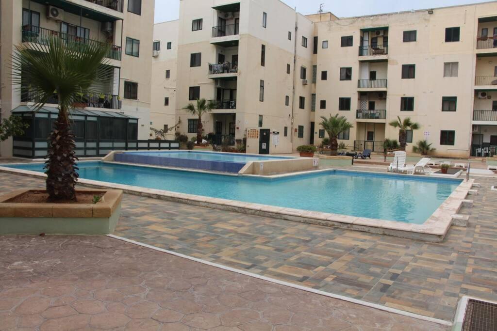 Deluxe Apartment With Pool In The Heart Of St Pauls Bay セント・ポールズ・ベイ エクステリア 写真
