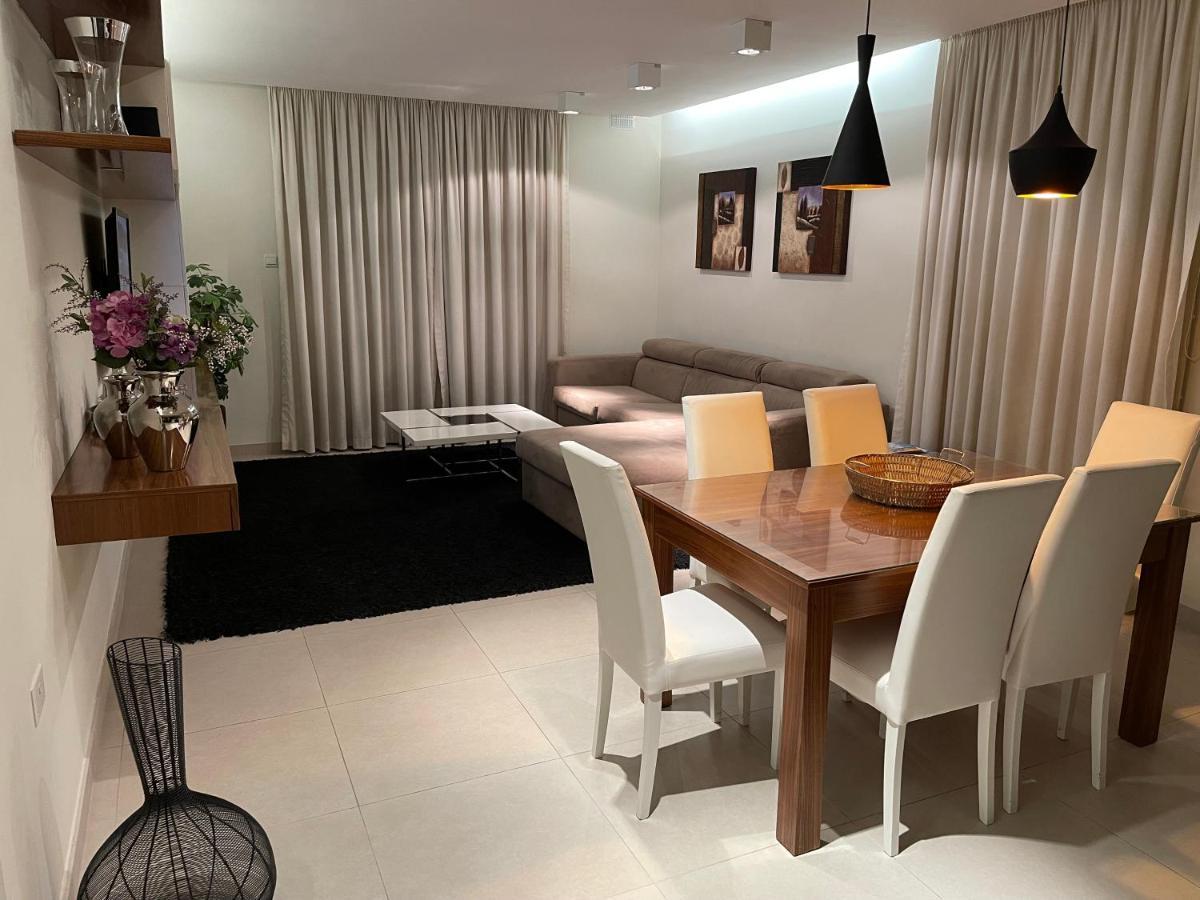 Deluxe Apartment With Pool In The Heart Of St Pauls Bay セント・ポールズ・ベイ エクステリア 写真